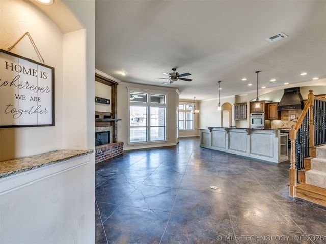 2707 E 138th Street S, Bixby, OK 74008