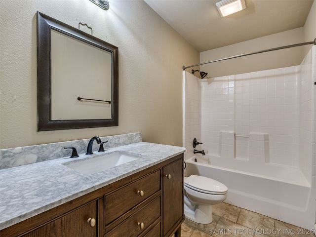 2707 E 138th Street S, Bixby, OK 74008
