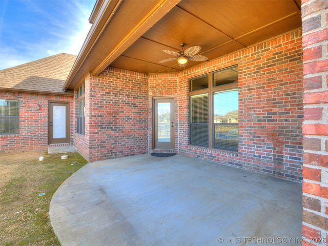 2707 E 138th Street S, Bixby, OK 74008