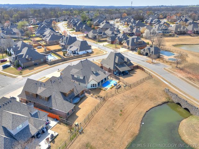2707 E 138th Street S, Bixby, OK 74008