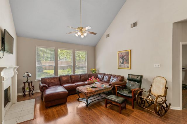 1418 Summer Rain Drive, Kingwood, TX 77339