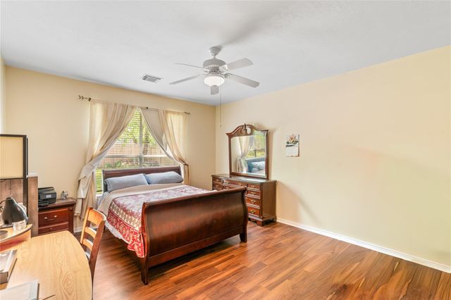 1418 Summer Rain Drive, Kingwood, TX 77339