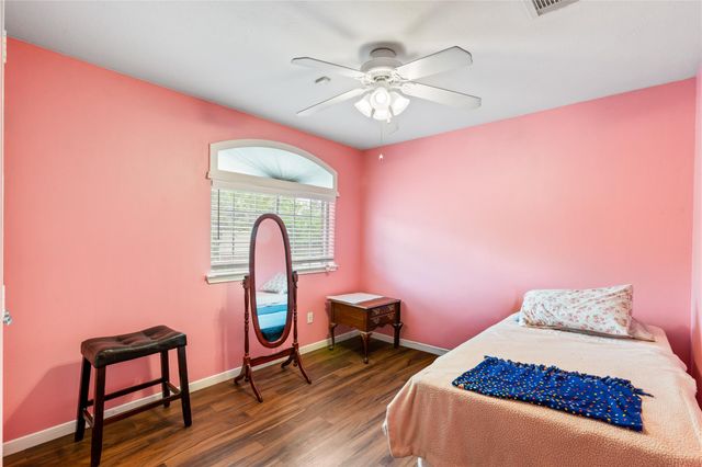 1418 Summer Rain Drive, Kingwood, TX 77339