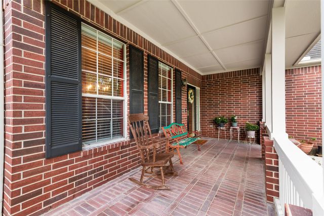 1418 Summer Rain Drive, Kingwood, TX 77339