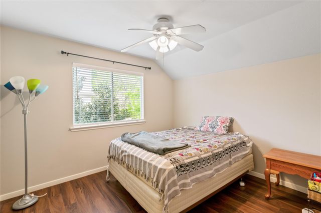 1418 Summer Rain Drive, Kingwood, TX 77339