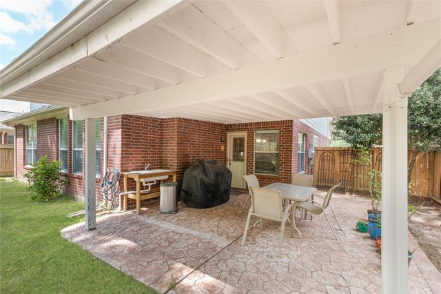 1418 Summer Rain Drive, Kingwood, TX 77339