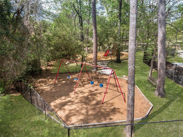 1418 Summer Rain Drive, Kingwood, TX 77339