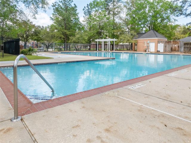 1418 Summer Rain Drive, Kingwood, TX 77339