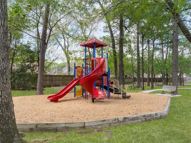 1418 Summer Rain Drive, Kingwood, TX 77339