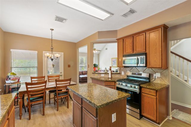 1418 Summer Rain Drive, Kingwood, TX 77339