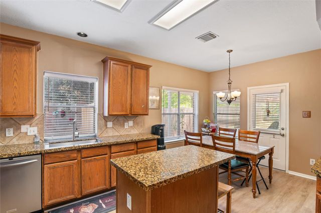 1418 Summer Rain Drive, Kingwood, TX 77339