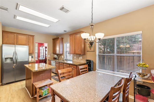 1418 Summer Rain Drive, Kingwood, TX 77339