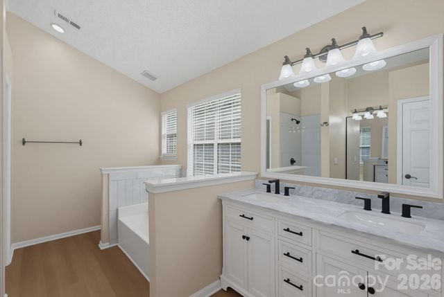 6813 Neuhoff Lane, Charlotte, NC 28269