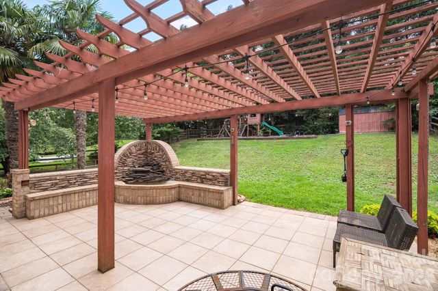 6813 Neuhoff Lane, Charlotte, NC 28269