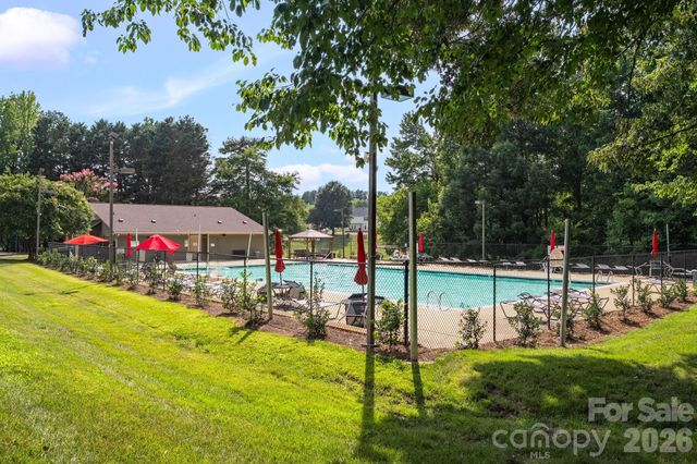6813 Neuhoff Lane, Charlotte, NC 28269