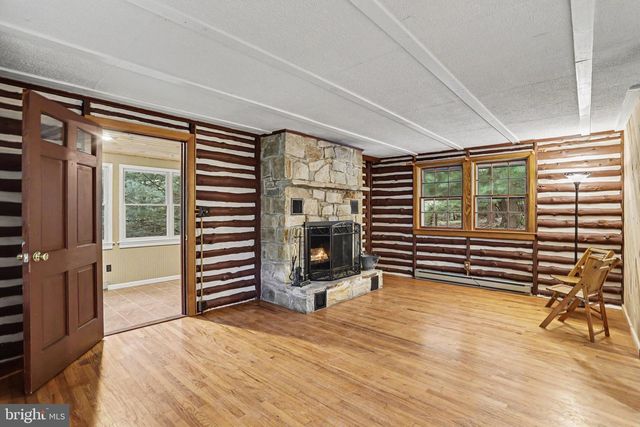 165 SCHOOLHOUSE HILL RD, Fayetteville, PA 17222