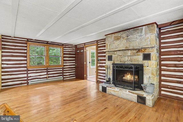 165 SCHOOLHOUSE HILL RD, Fayetteville, PA 17222