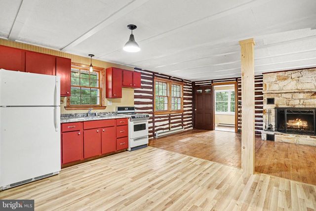 165 SCHOOLHOUSE HILL RD, Fayetteville, PA 17222