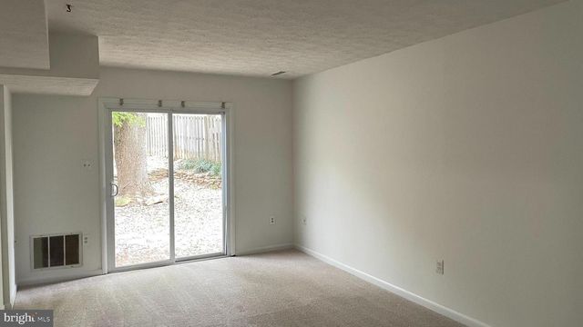 5287 SUDBERRY LN, Woodbridge, VA 22193