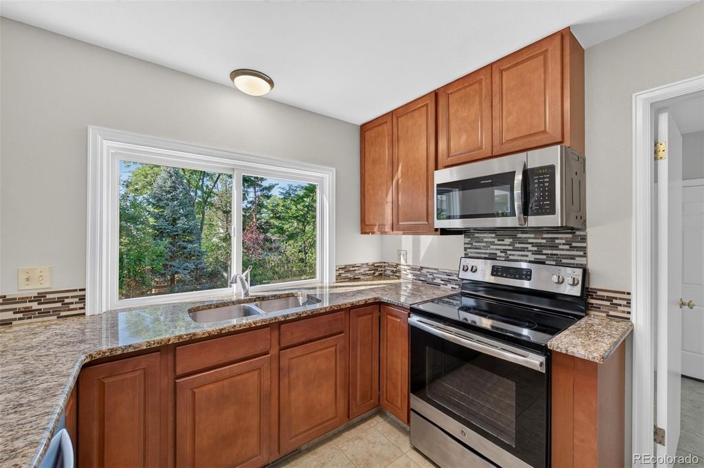 Image 12 of property listing at 10482 W Dakan Mountain, Littleton, CO 80127