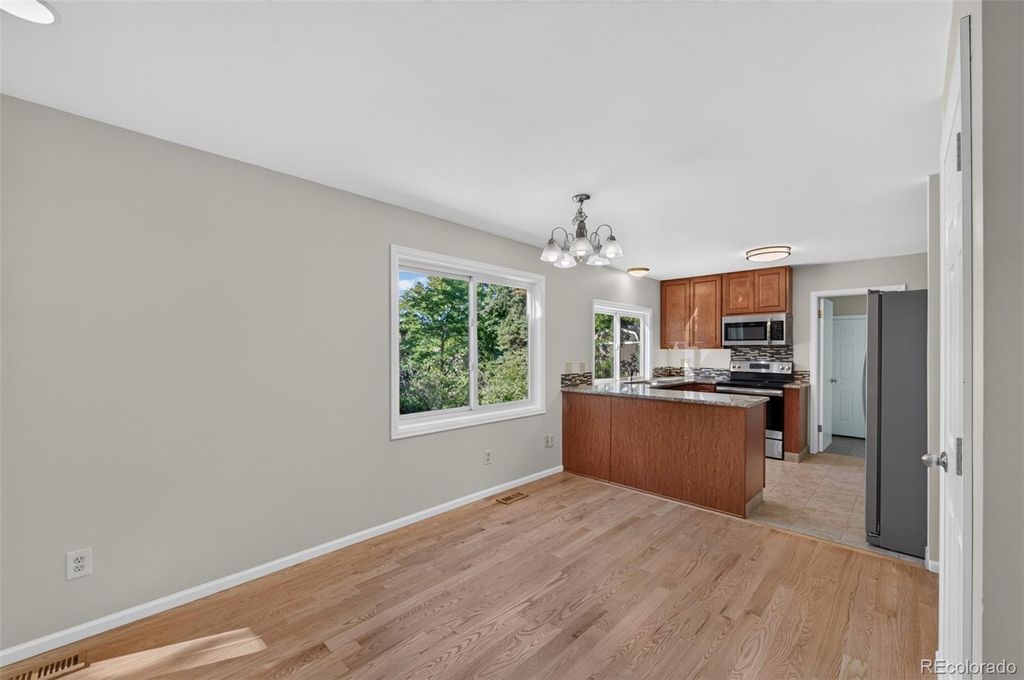 Image 15 of property listing at 10482 W Dakan Mountain, Littleton, CO 80127