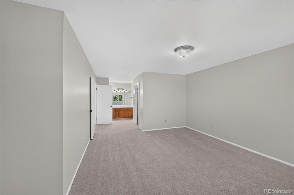 Image 21 of property listing at 10482 W Dakan Mountain, Littleton, CO 80127