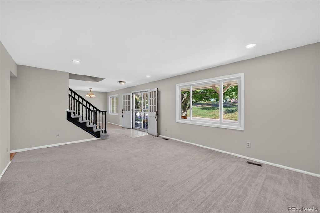 Image 3 of property listing at 10482 W Dakan Mountain, Littleton, CO 80127