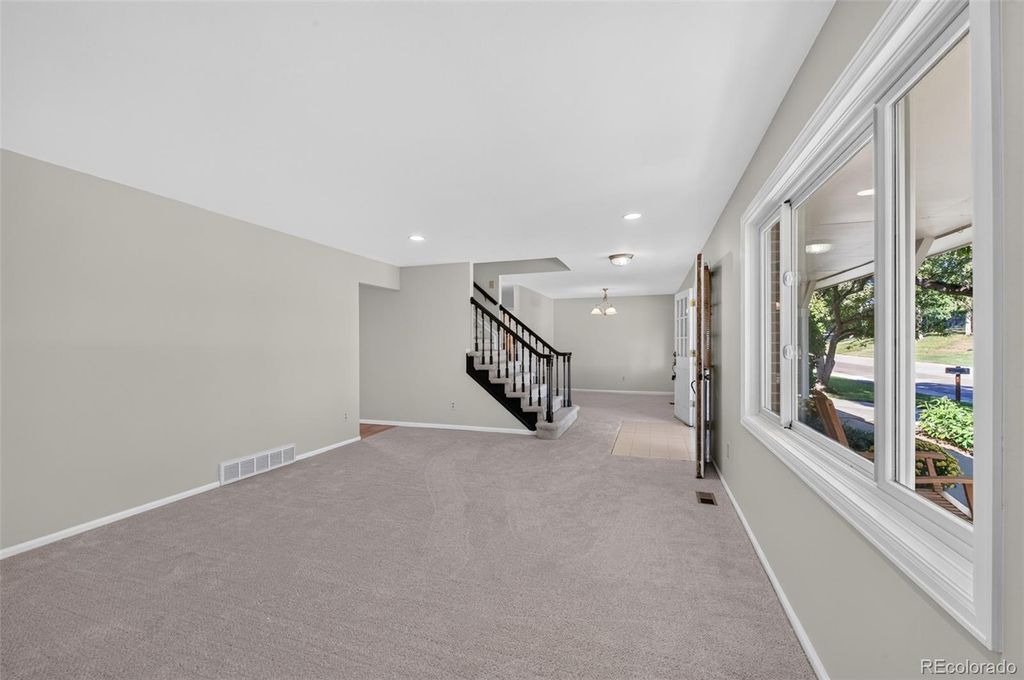 Image 4 of property listing at 10482 W Dakan Mountain, Littleton, CO 80127