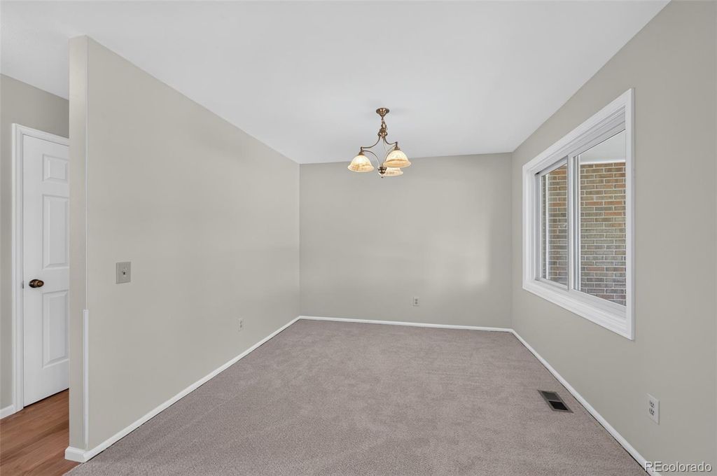 Image 8 of property listing at 10482 W Dakan Mountain, Littleton, CO 80127