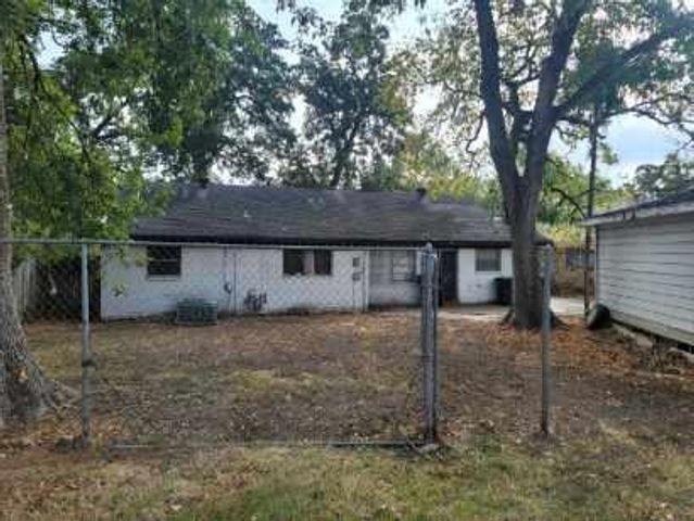 7211 Deep Forest Drive, Houston, TX 77088