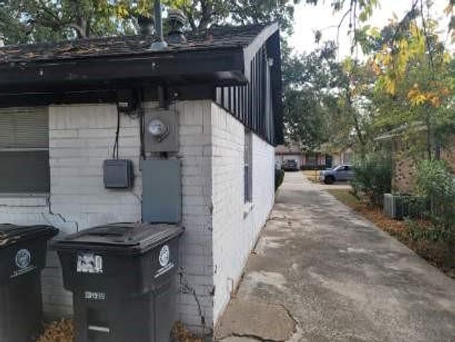 7211 Deep Forest Drive, Houston, TX 77088