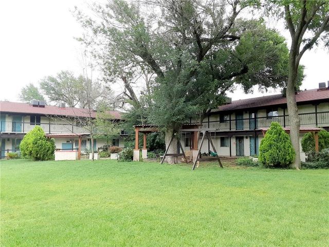 711 Eberhart Ln LN 210, Austin, TX 78745