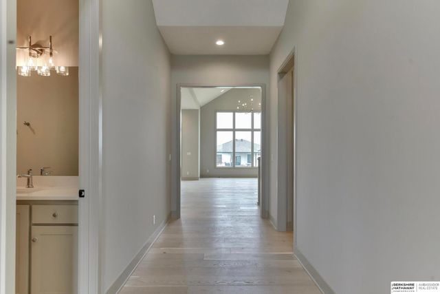 21740 G Street, Omaha, NE 68022