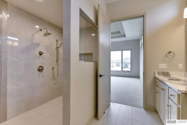 21740 G Street, Omaha, NE 68022