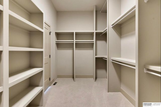 21740 G Street, Omaha, NE 68022