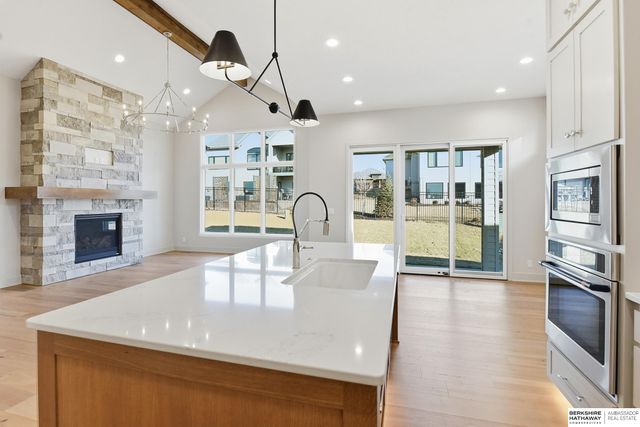 21740 G Street, Omaha, NE 68022