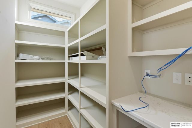 21740 G Street, Omaha, NE 68022