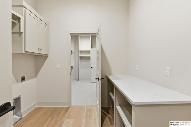 21740 G Street, Omaha, NE 68022