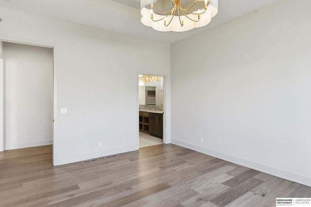 21740 G Street, Omaha, NE 68022