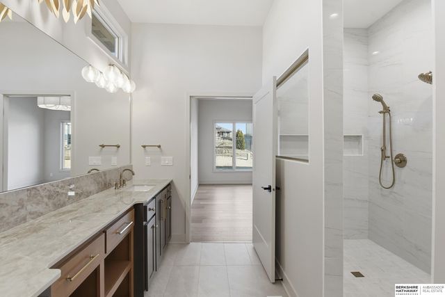 21740 G Street, Omaha, NE 68022