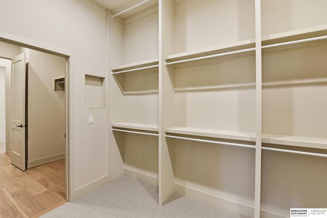 21740 G Street, Omaha, NE 68022