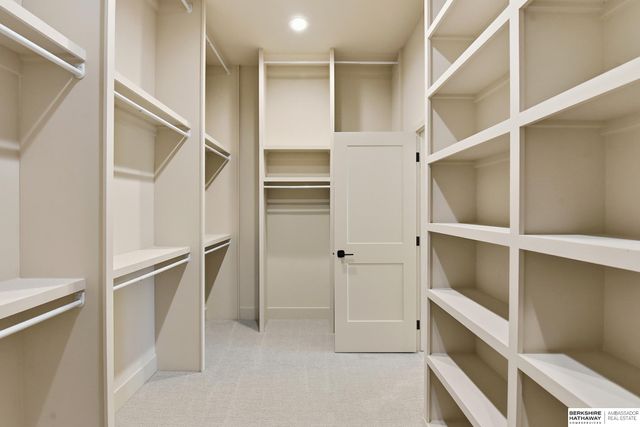 21740 G Street, Omaha, NE 68022