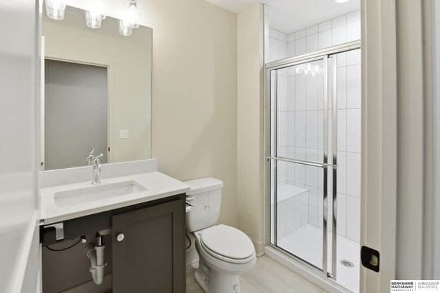 21740 G Street, Omaha, NE 68022