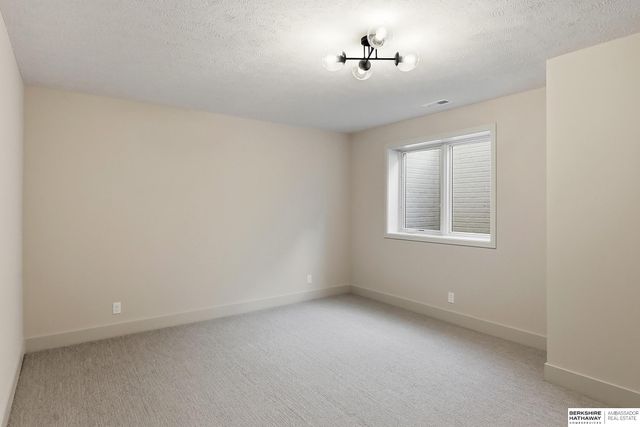 21740 G Street, Omaha, NE 68022