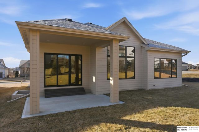 21740 G Street, Omaha, NE 68022