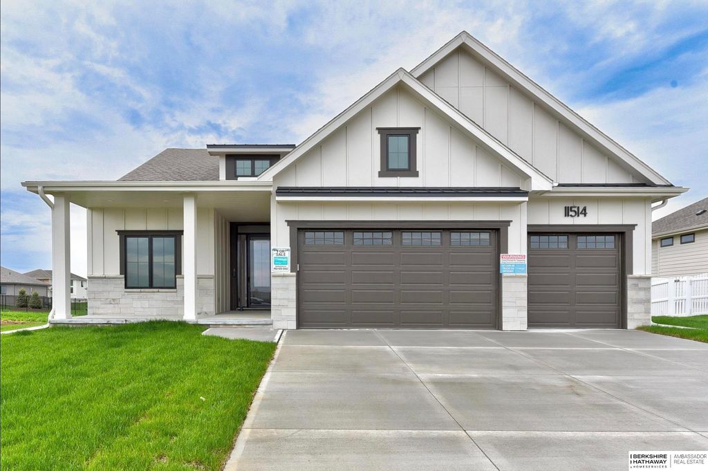 21740 G Street, Omaha, NE 68022