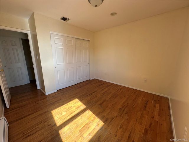 106 Woods Drive, Roslyn, NY 11576