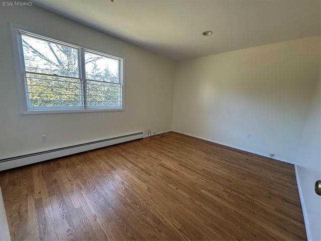 106 Woods Drive, Roslyn, NY 11576