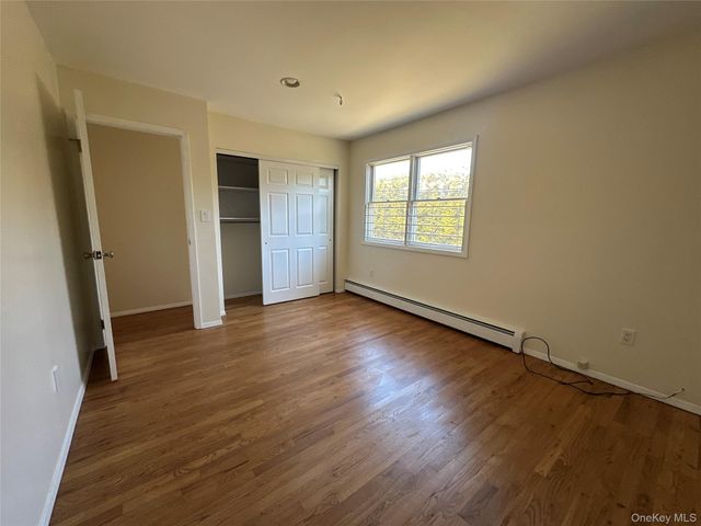 106 Woods Drive, Roslyn, NY 11576