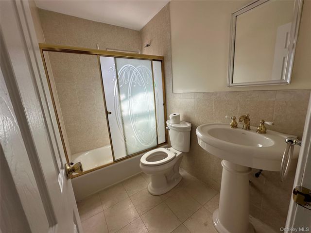 106 Woods Drive, Roslyn, NY 11576